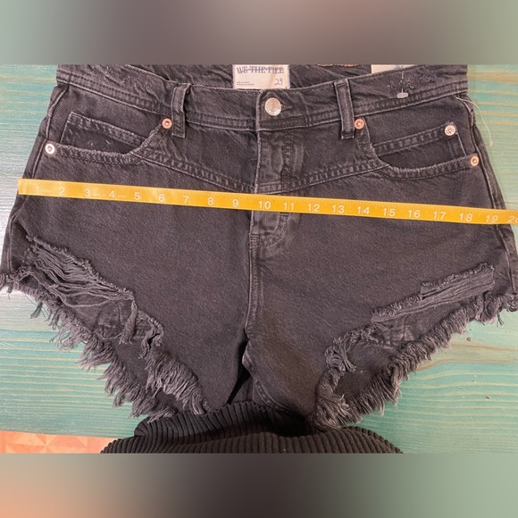 NWOT We the Free Westwood Mid-Rise High Low Short - Picture 11 of 12